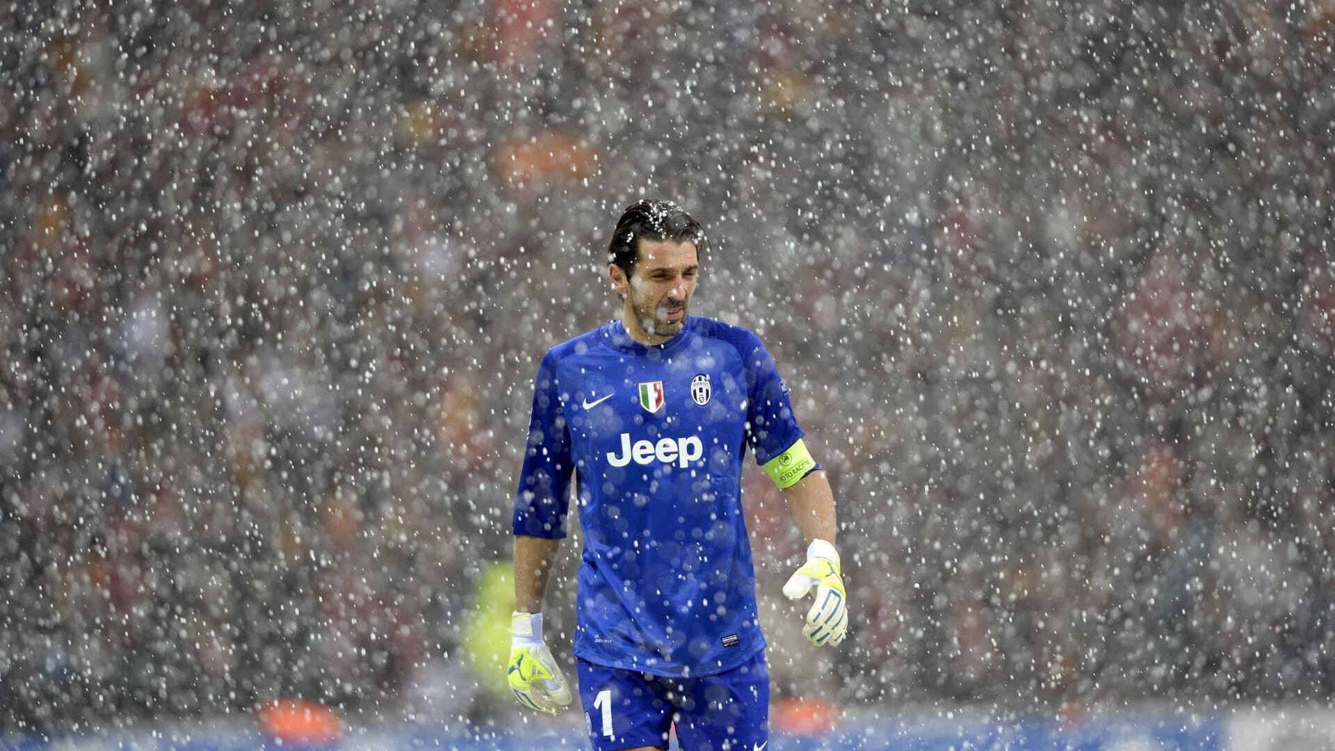 日本球员体能充沛,比赛节奏快,日本体育很强