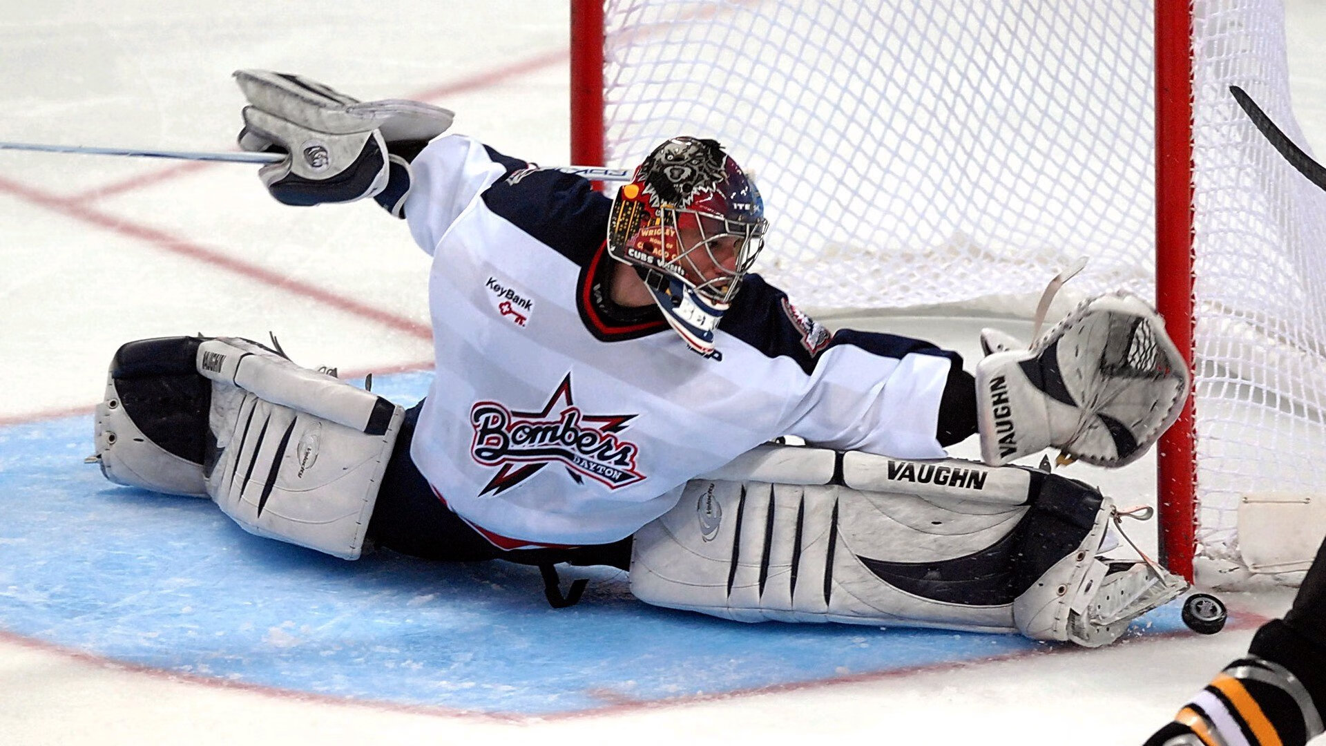 未来足球:场地融入AR球门、智能哨声,赛事更精彩,足球智能设备